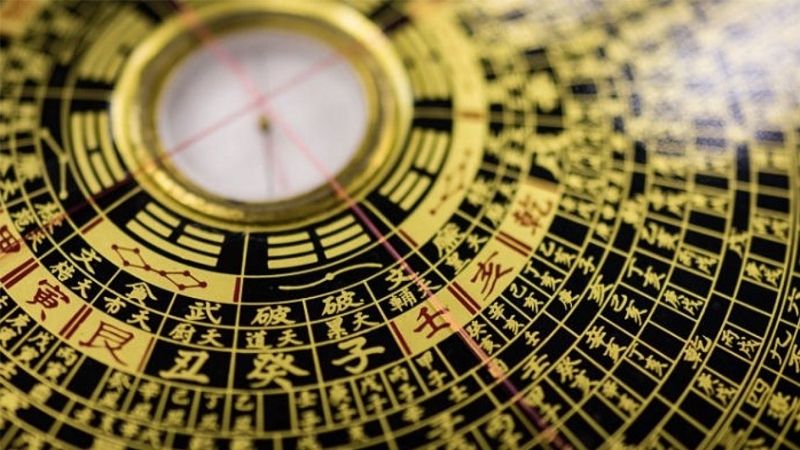 Phong thủy là học thuyết liên quan đến nước, khí, gió ảnh hưởng đến đời sống họa phúc của một người