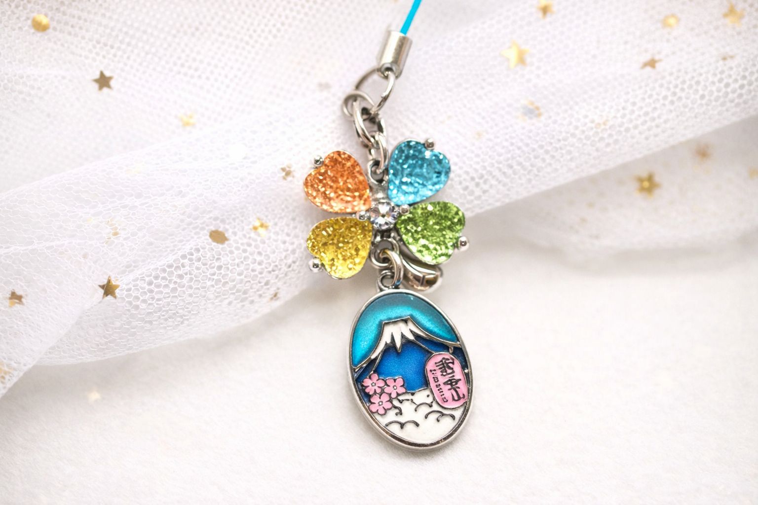 Bùa cỏ 4 lá được coi là đem nhiều may mắn