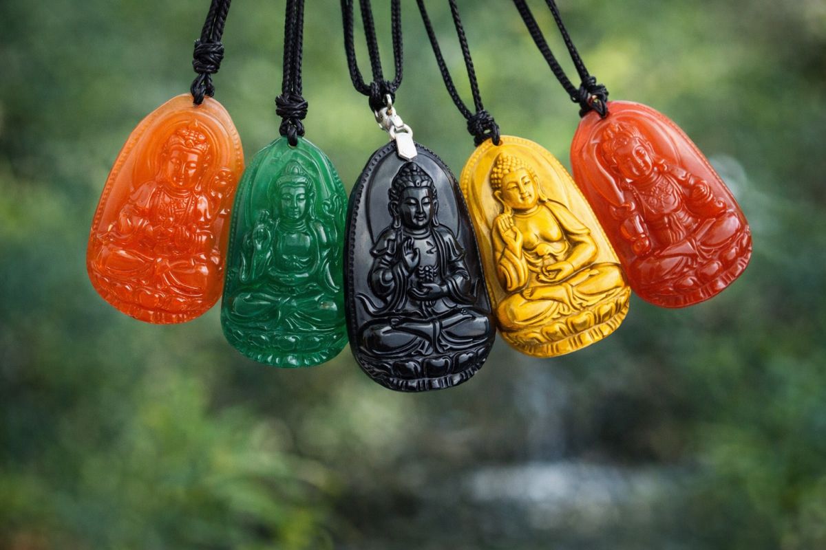 Bùa Phật được coi là nhắc nhở giống thiện, giữ tâm sáng